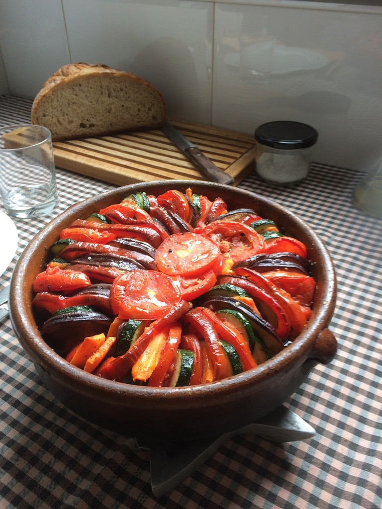 Tian Descalivada (escalivada a lestil de la Provença)